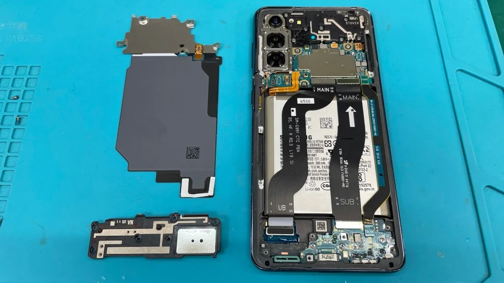 Galaxy S7 Edge 液晶修理 — 修理の様子