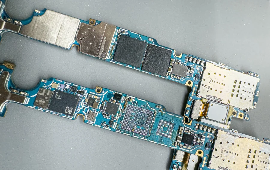 Galaxy A54 5G(日本版) 水濡れ・浸水修理 即日対応 水没修理 — 修理の様子