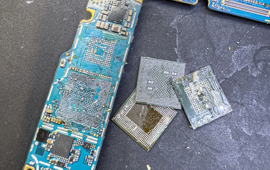 Galaxy A50 水没修理 — 修理の様子