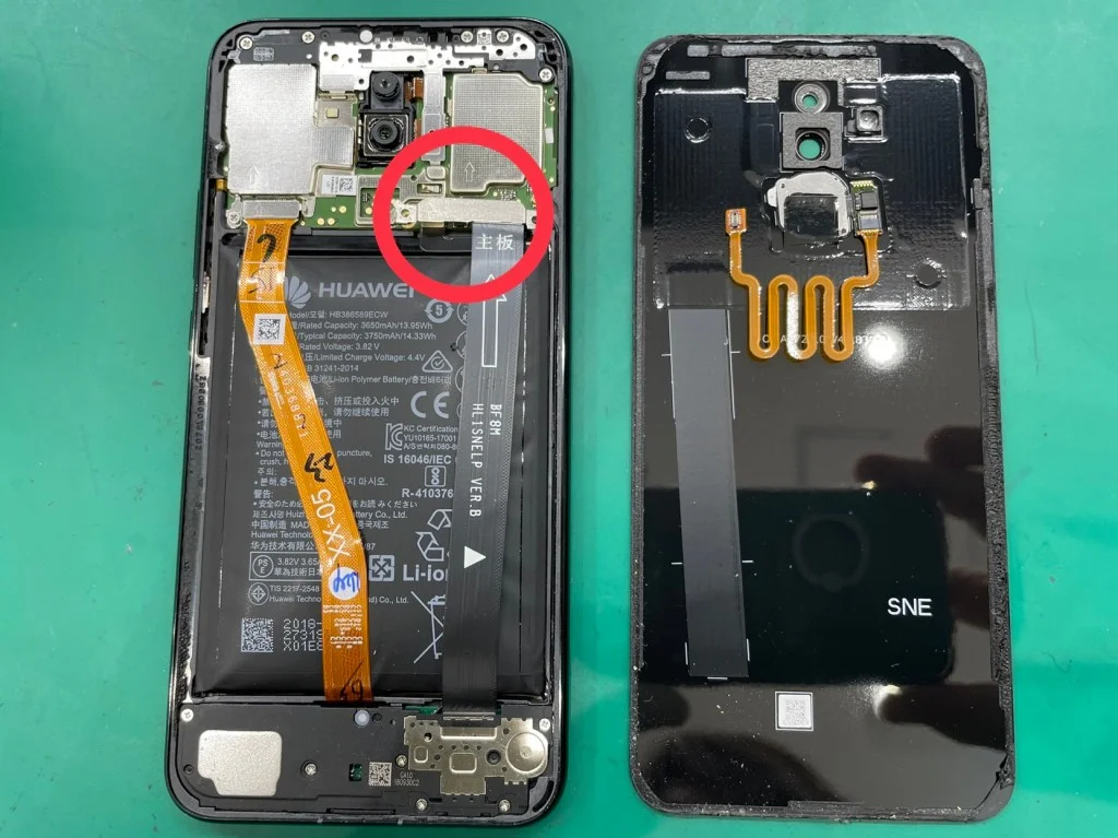 HUAWEI P40 Pro バッテリー交換 — 修理の様子