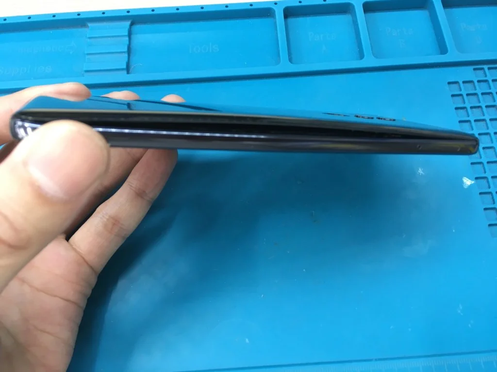 HUAWEI nova lite 2 バッテリー交換 — 修理の様子