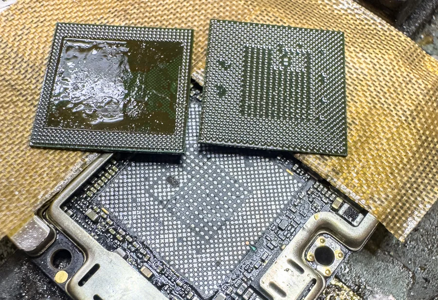 HUAWEI nova 3 通信修理 — 修理の様子