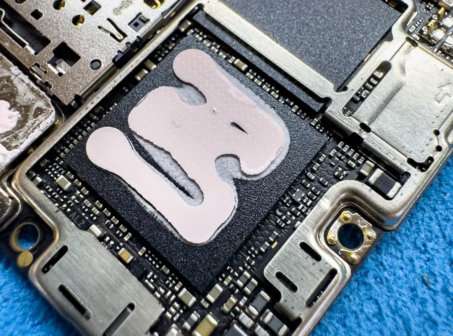 HUAWEI honor 9 データ復旧 — 修理の様子