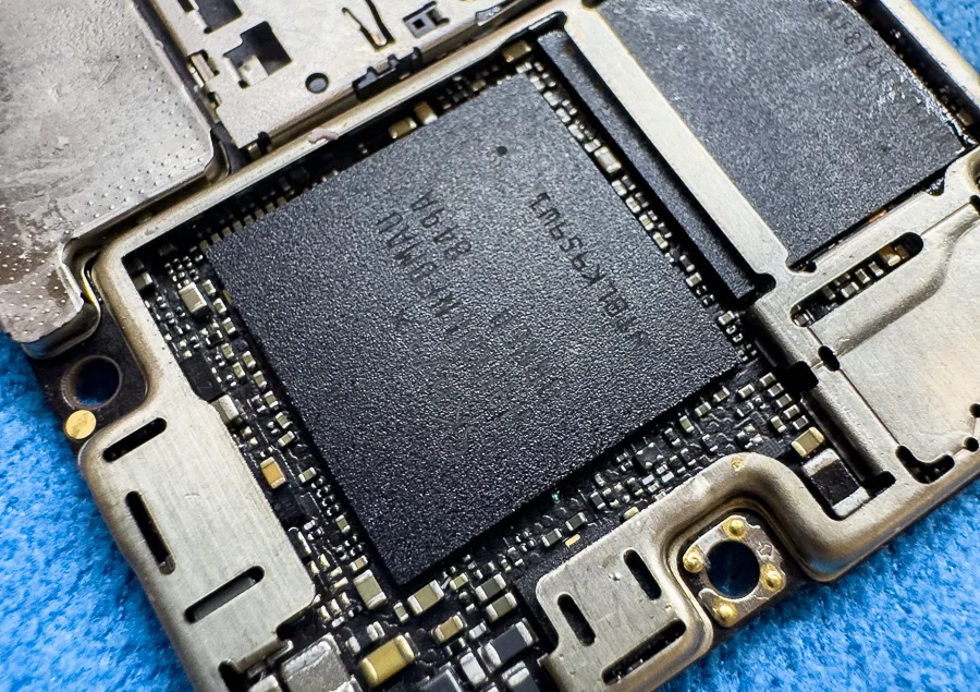 HUAWEI P30 Pro 通信修理 — 修理の様子