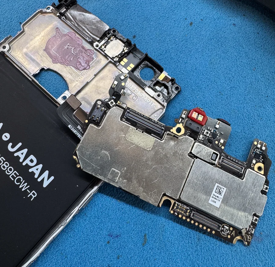 HUAWEI honor 8 起動不良修理 — 修理の様子