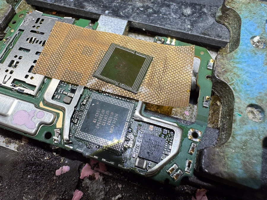 HUAWEI nova lite 3 システム修復 — 修理の様子