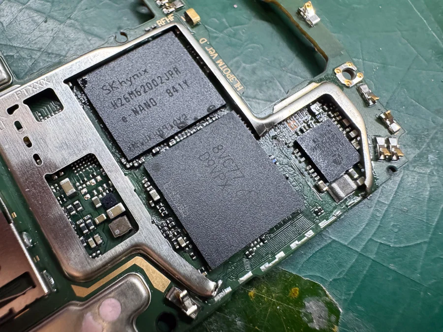 HUAWEI P30 データ復旧 — 修理の様子