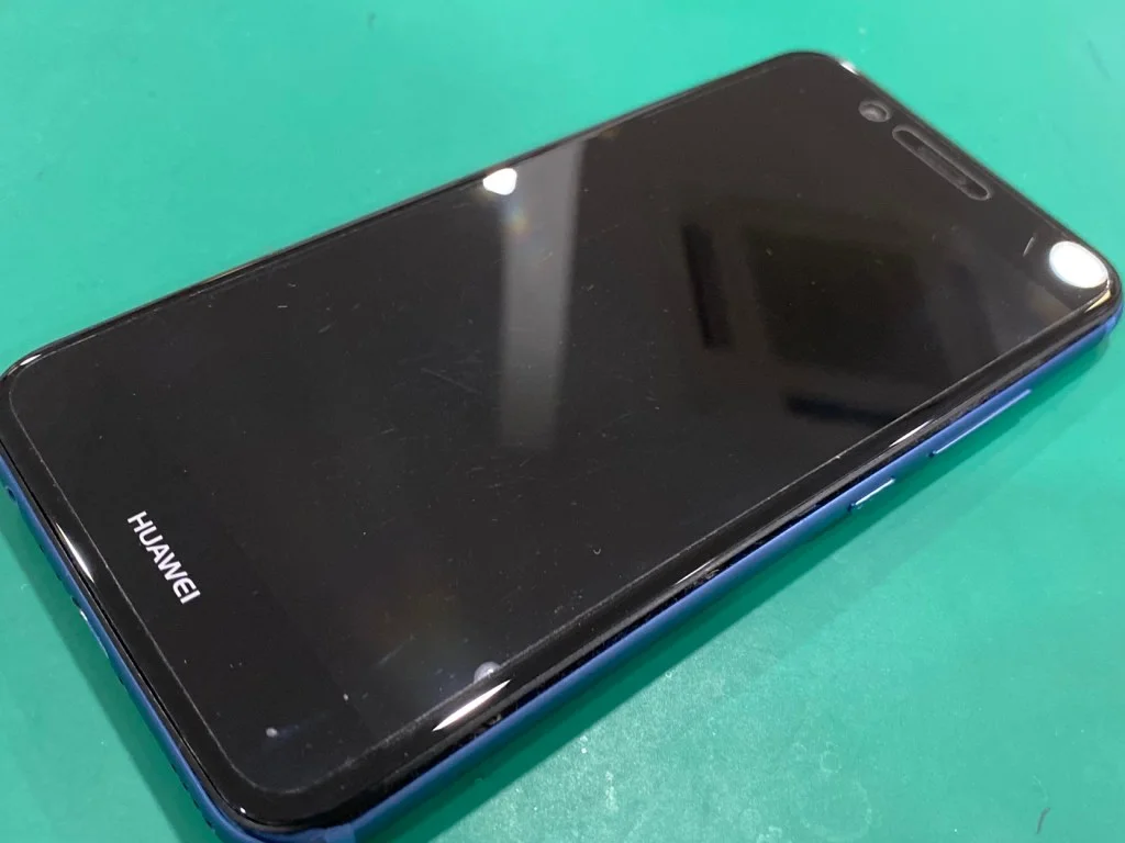 HUAWEI P30 Pro バッテリー交換 — 修理の様子