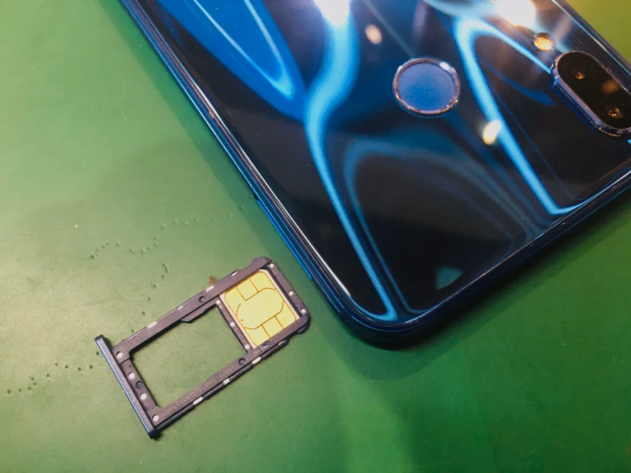 HUAWEI P9 lite 通信修理 — 修理の様子