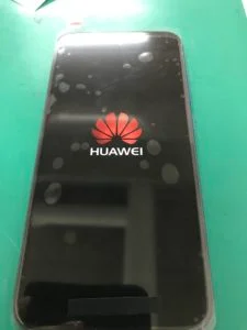 HUAWEI Mate 9 液晶修理 — 修理の様子