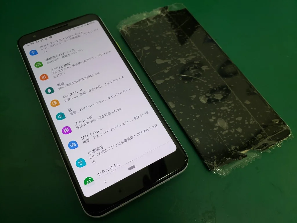 HUAWEI P20 液晶修理 — 修理の様子