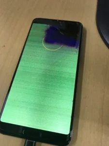 HUAWEI P9 画面割れ修理 — 修理の様子