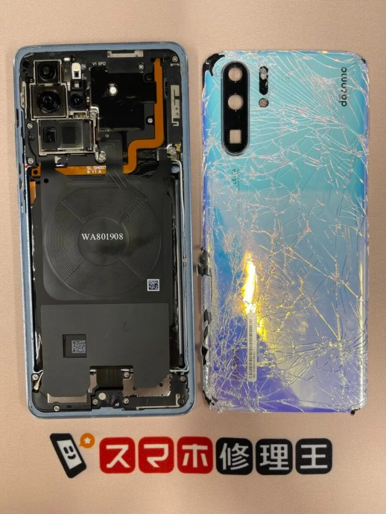 HUAWEI P20 Pro 画面割れ修理 — 修理の様子