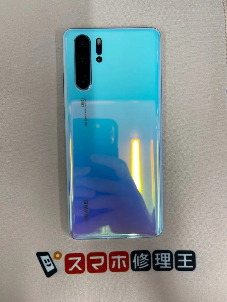 HUAWEI P8 lite 画面割れ修理 — 修理の様子