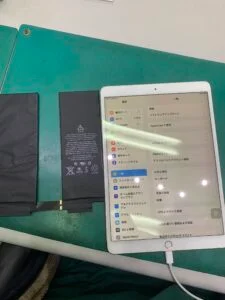 iPad Pro 13 2024 バッテリー交換 — 修理の様子