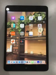 iPad 2 2011 バッテリー交換 — 修理の様子