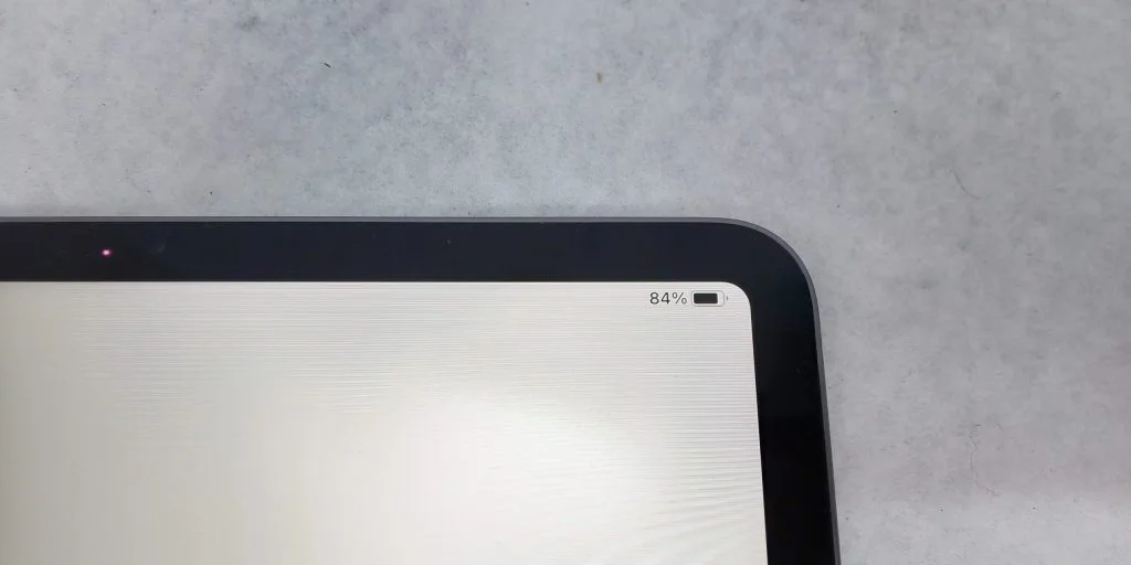 iPad Pro 11 第1世代 2018 充電口修理 — 修理の様子