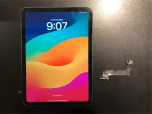 iPad 2 2011 充電口修理 — 修理の様子