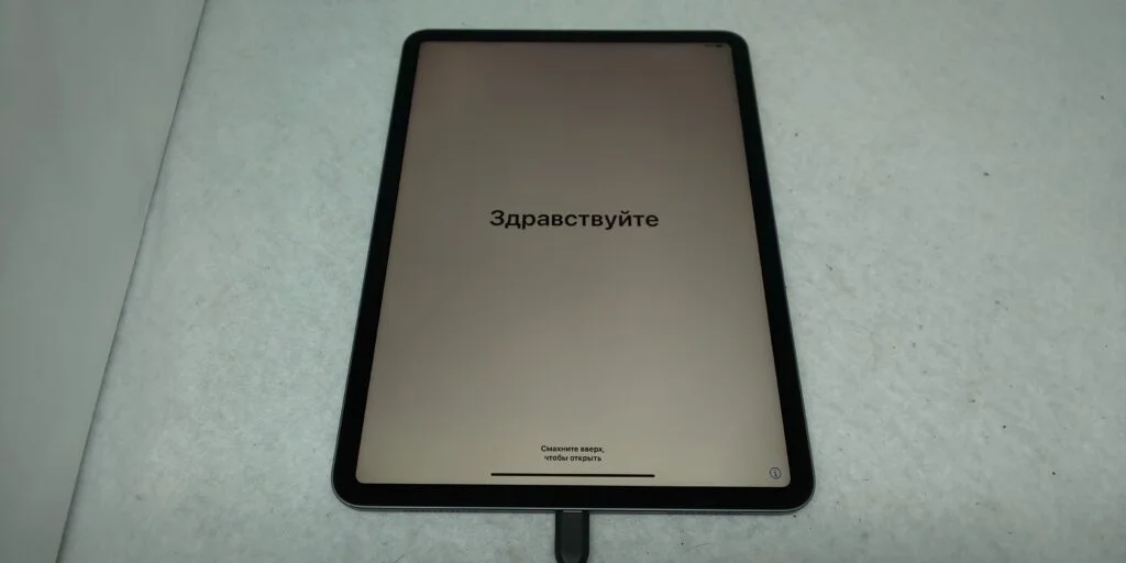 iPad 4 2012 充電口修理 — 修理の様子