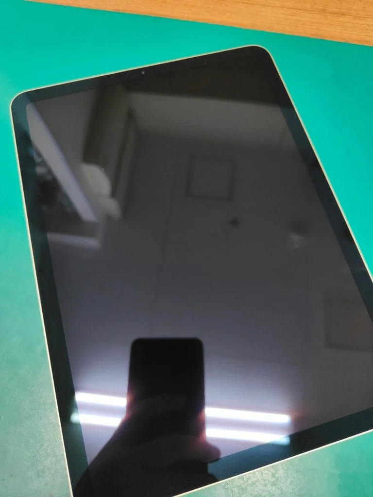 iPad Pro 11 第1世代 2018 液晶修理 — 修理の様子