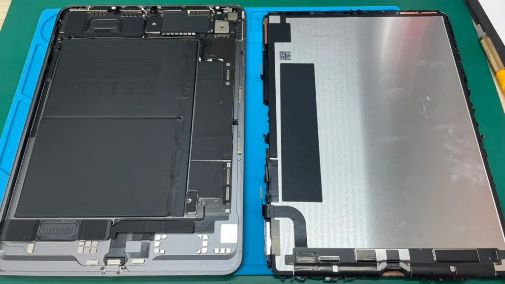 iPad Pro 11 2024 画面割れ修理 — 修理の様子