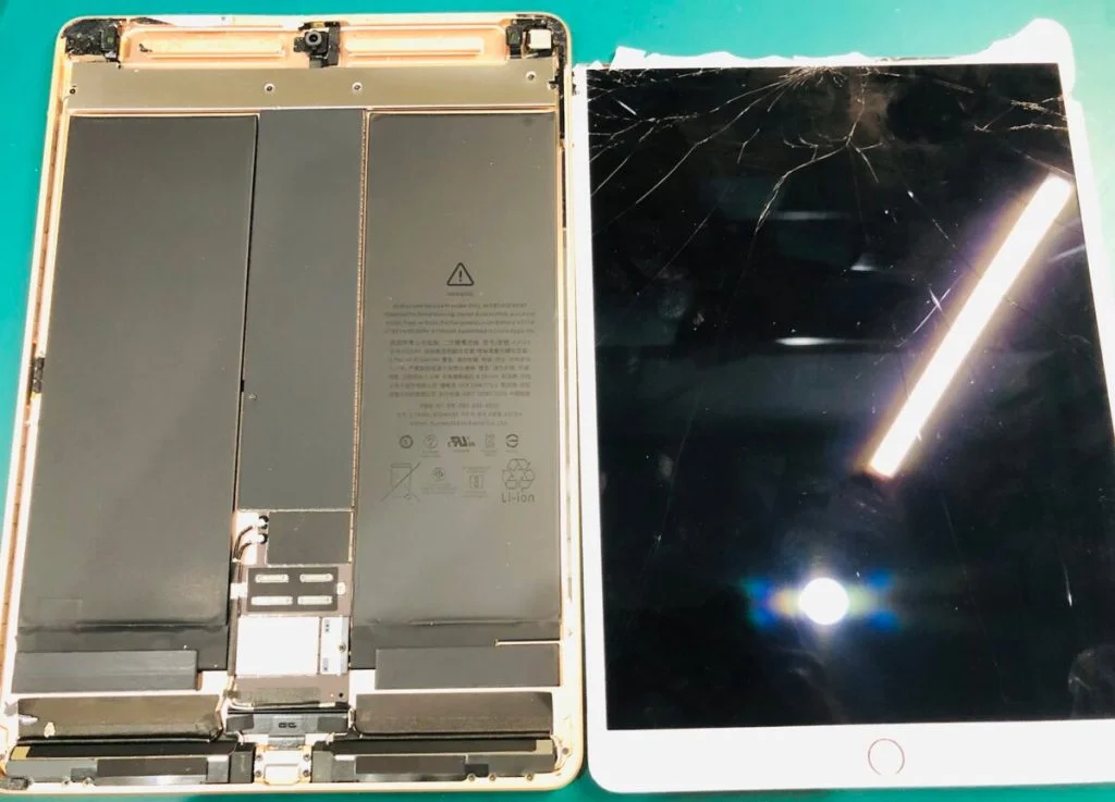 iPad 8 2020 液晶修理 — 修理の様子