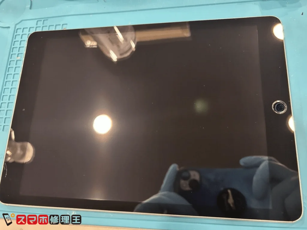 iPad Air 1 2013 タッチパネル修理 — 修理の様子