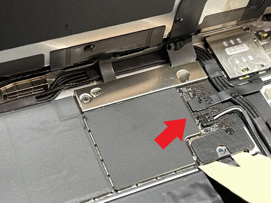 iPad Air 3 2019 水没修理 — 修理の様子