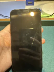 iPhone 6 バッテリー交換 — 修理の様子