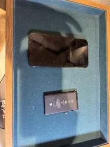 iPhone 13 Pro バッテリー交換 — 修理の様子