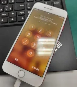 iPhone XS データ復旧 — 修理の様子