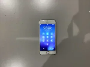 iPhone 11 Pro Max システム修復 — 修理の様子