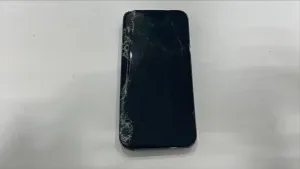 iPhone 6 Plus 無線 WiFi修理 — 修理の様子