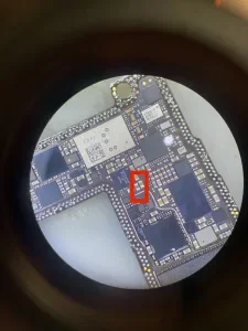 iPhone XR システム修復 — 修理の様子