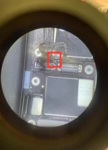 iPhone 5c 通信修理 — 修理の様子