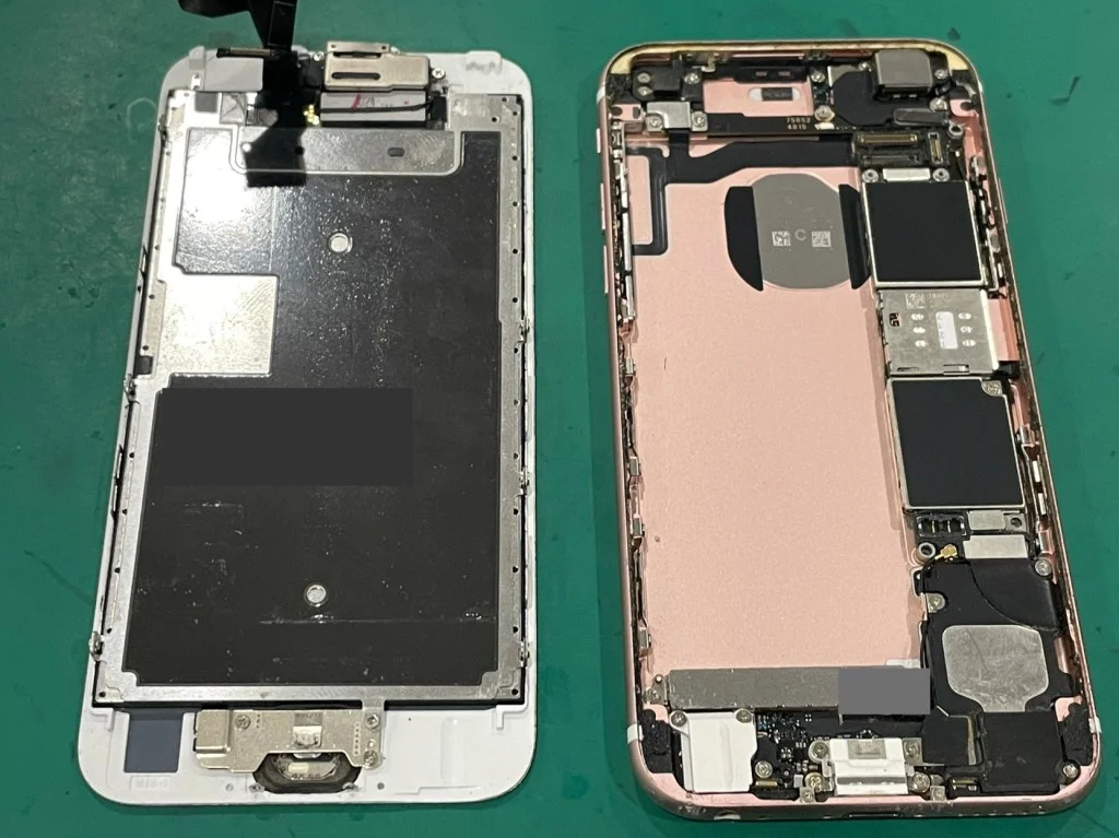 iPhone 14 Pro WiFi修理 — 修理の様子