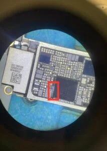 iPhone 5c データ復旧 — 修理の様子