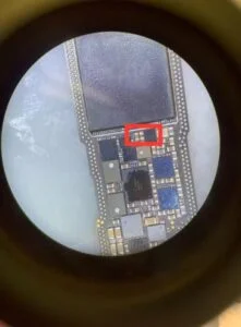 iPhone 14 Pro マザーボード修理・IC 基板修理 — 修理の様子