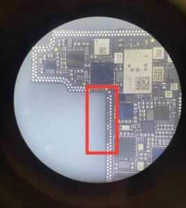 iPhone 12 Pro Max 通信修理 — 修理の様子