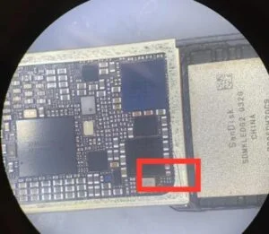 iPhone XS Max WiFi修理 — 修理の様子