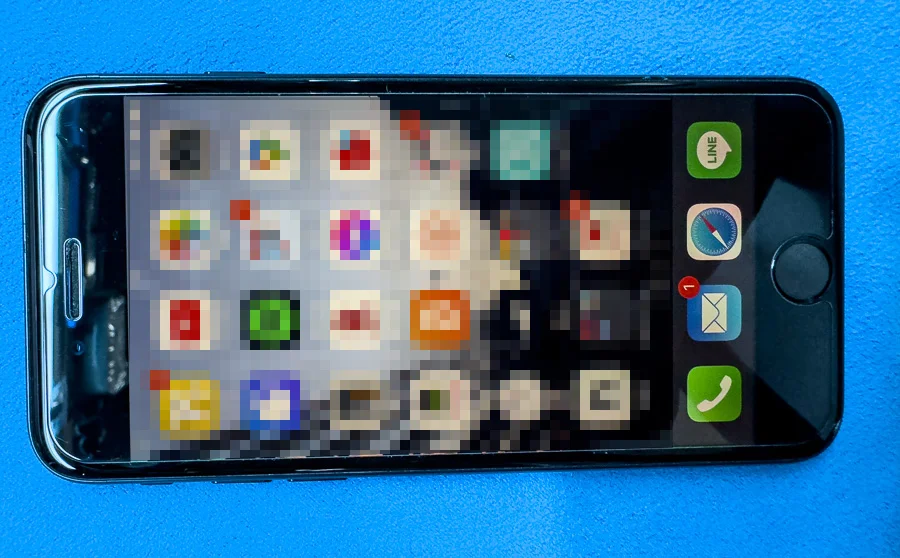 iPhone 11 Pro Max 起動不良修理 — 修理の様子