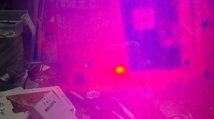 iPhone 16 Pro 基板修理 — 修理の様子