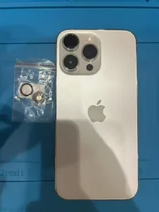 iPhone 12 Pro カメラ修理 — 修理の様子