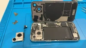 iPhone XS Max カメラ修理 — 修理の様子