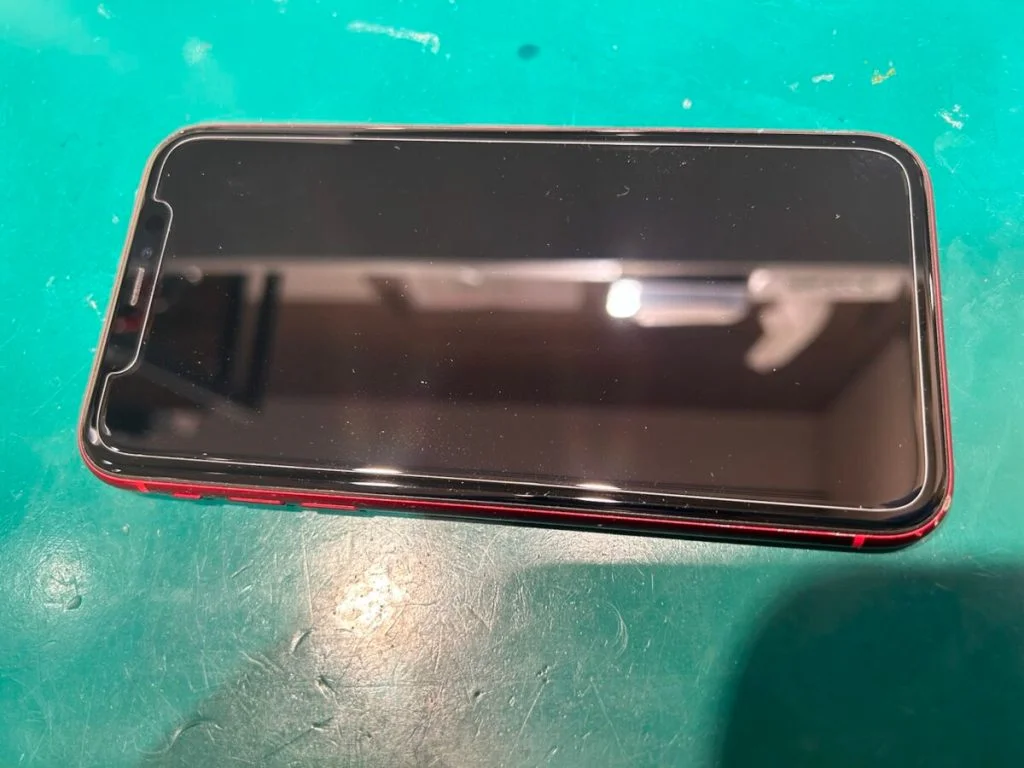 iPhone 13 カメラ修理 — 修理の様子