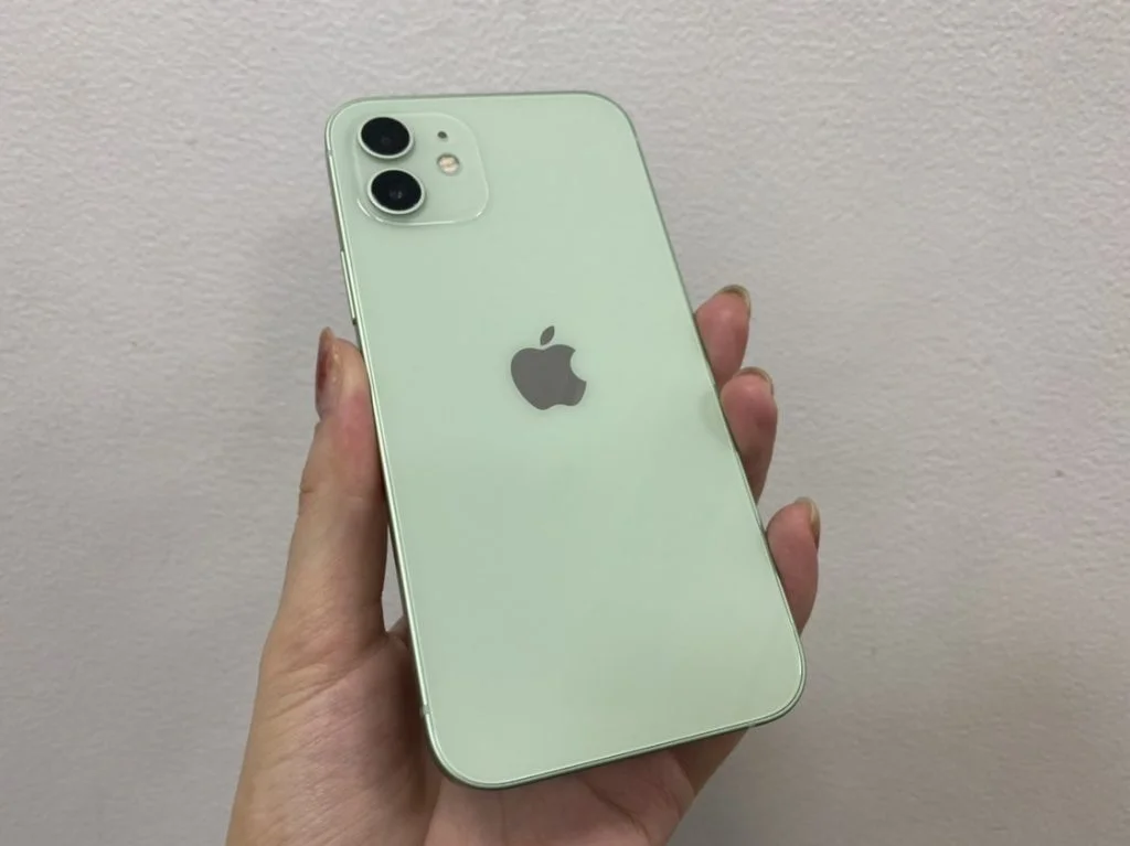 iPhone 6 カメラ修理 — 修理の様子