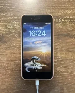 iPhone 15 Pro NFC修理 — 修理の様子