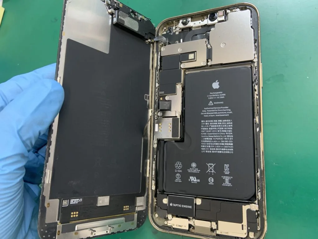 iPhone 6s 液晶修理 — 修理の様子