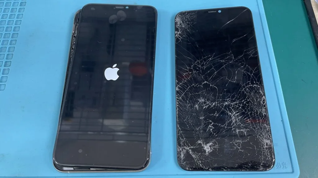 iPhone 15 Pro 画面割れ修理 — 修理の様子