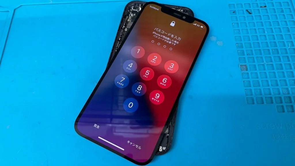 iPhone 5s 液晶修理 — 修理の様子